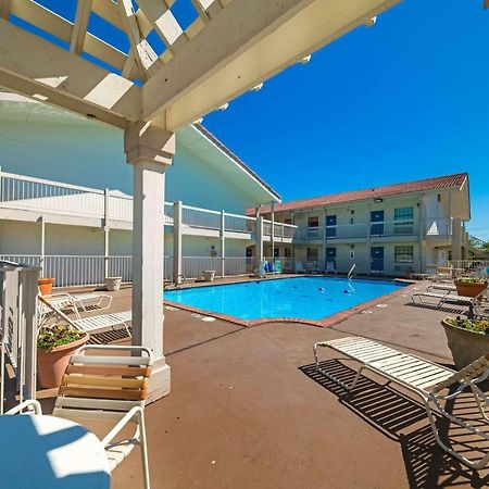 Motel 6-Dallas, Tx - Фармерс-Бранч Экстерьер фото