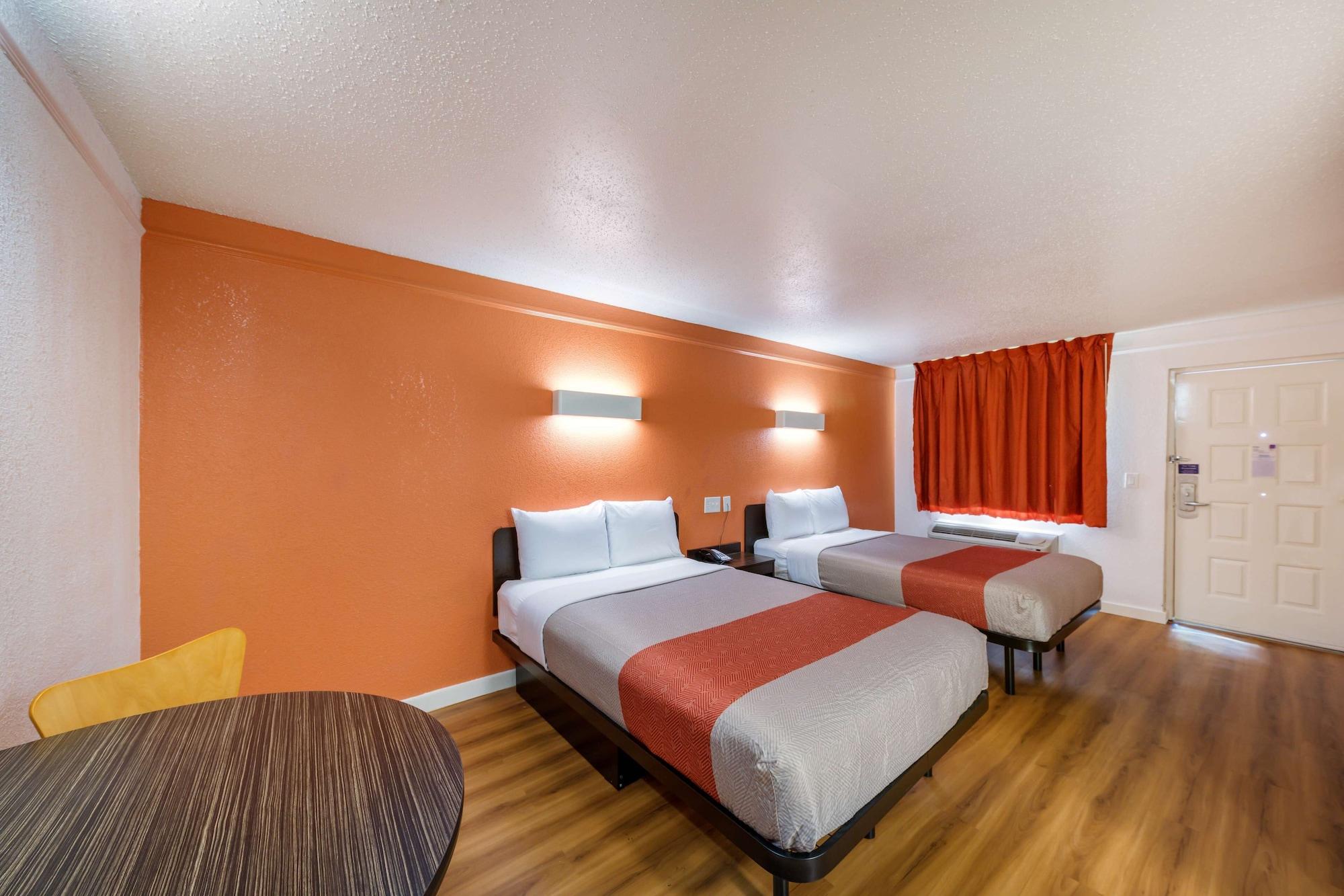 Motel 6-Dallas, Tx - Фармерс-Бранч Экстерьер фото