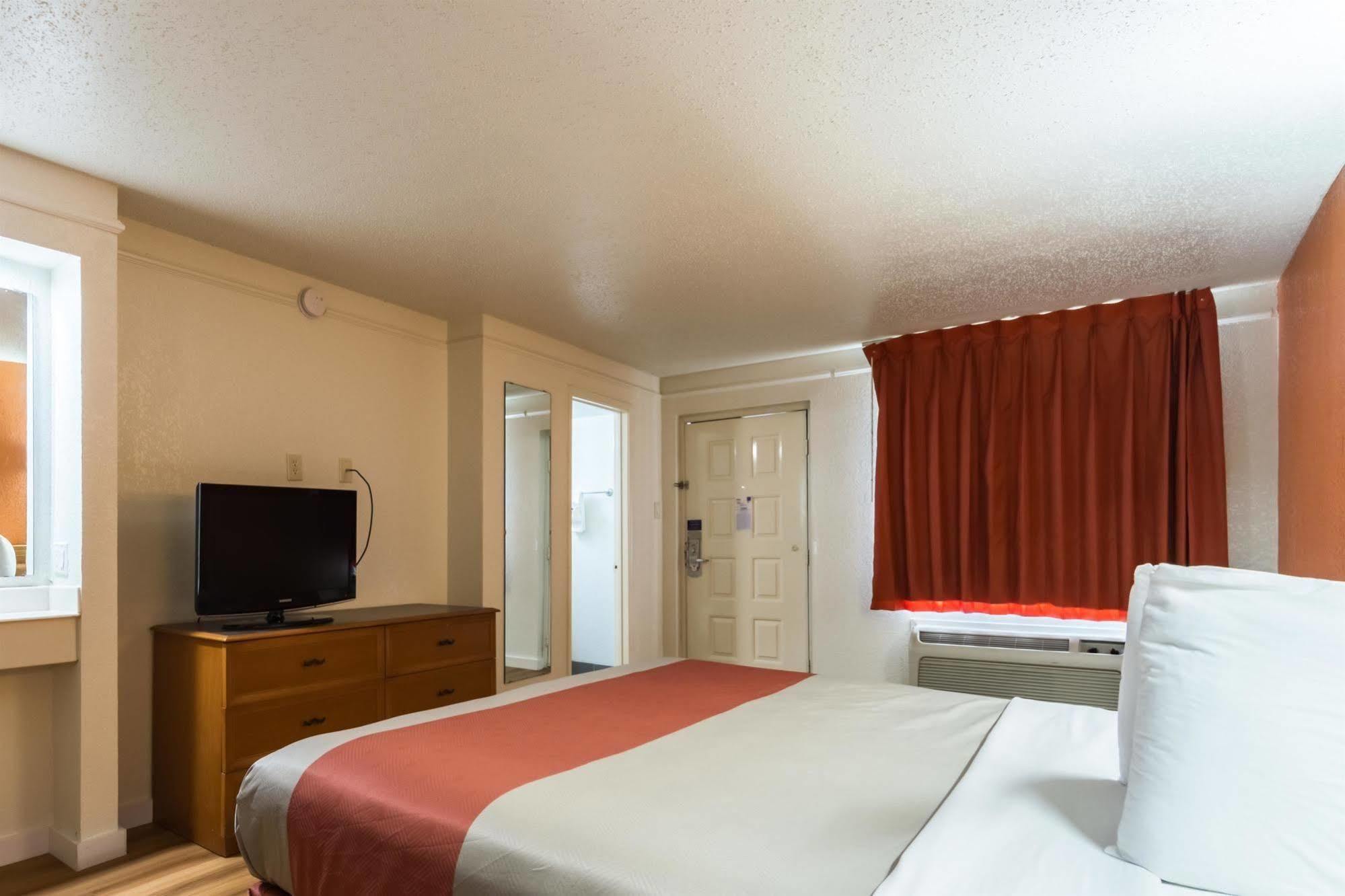 Motel 6-Dallas, Tx - Фармерс-Бранч Экстерьер фото