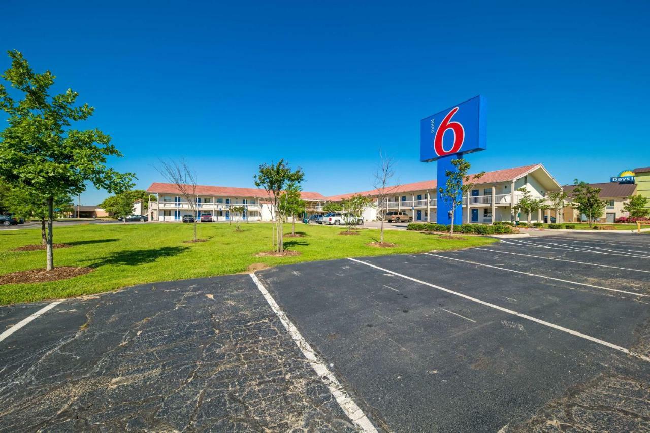 Motel 6-Dallas, Tx - Фармерс-Бранч Экстерьер фото