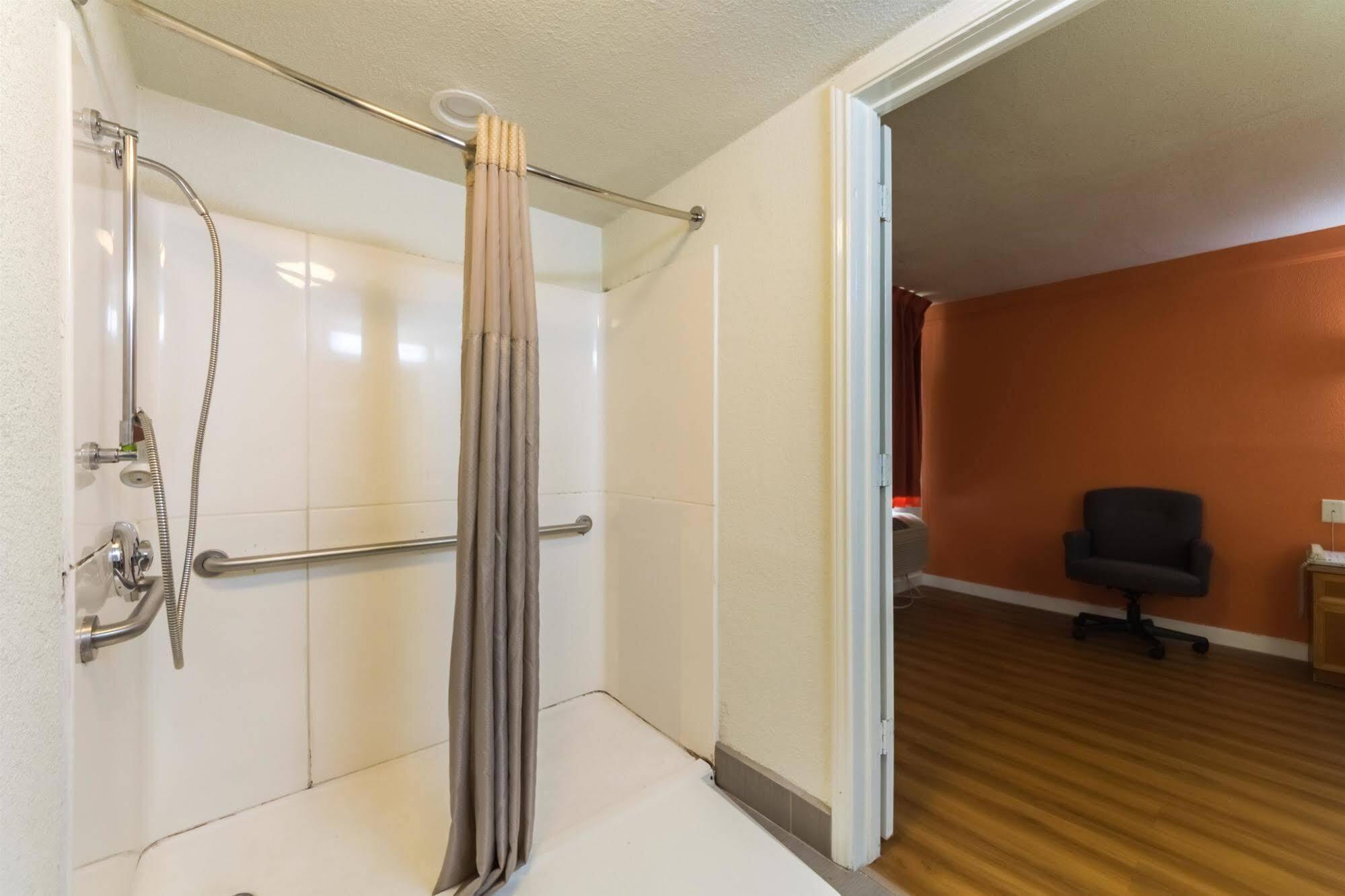 Motel 6-Dallas, Tx - Фармерс-Бранч Экстерьер фото